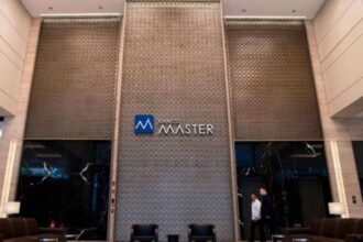 Apreendido pela PF, celular de Daniel Vorcaro assombra a política em Brasília