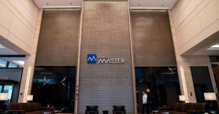 Apreendido pela PF, celular de Daniel Vorcaro assombra a política em Brasília