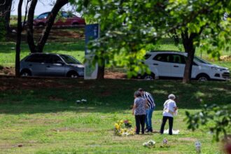 IA ajuda visitante a encontrar localização exata do túmulo