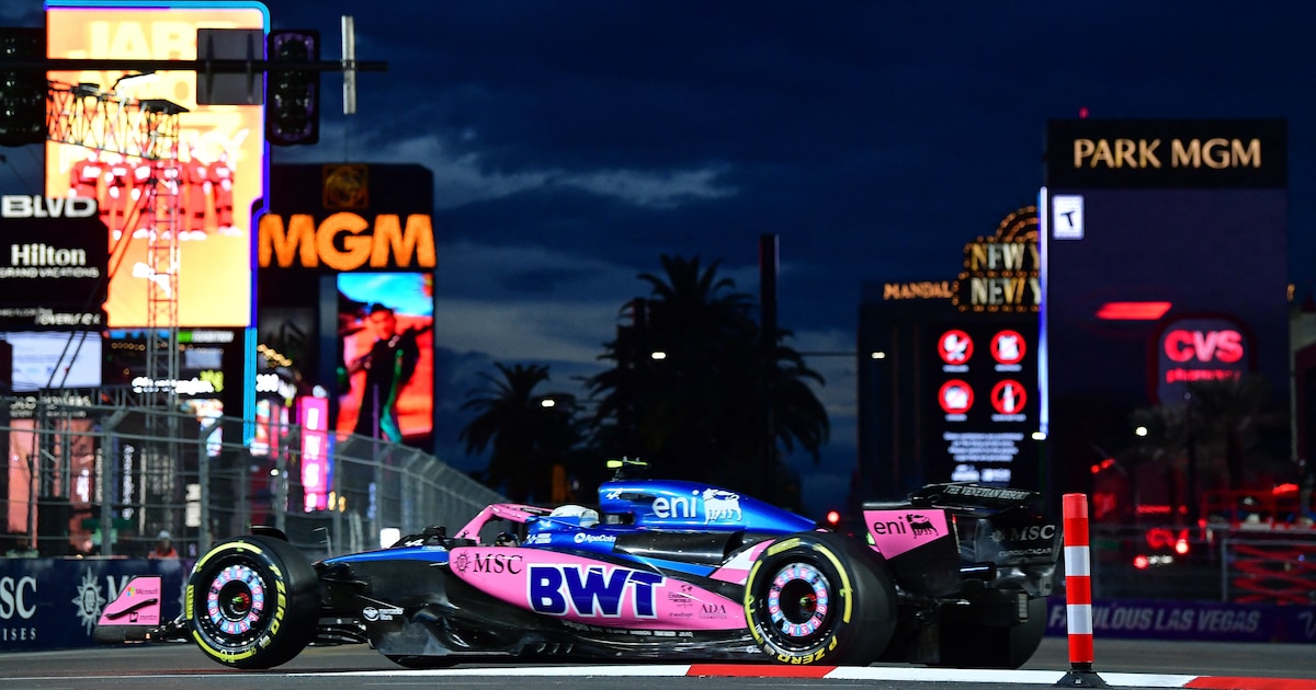 Se corre el Gran Premio de Las Vegas de la F1: Colapinto marcha en el puesto 12 y Verstappen es el líder