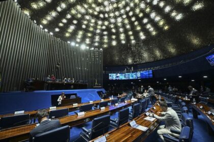 Senado deve votar "pauta-bomba" em meio à tensão entre Alcolumbre e Lula Em meio à tensão entre Alcolumbre e Lula, Senado deve votar "pauta-bomba"