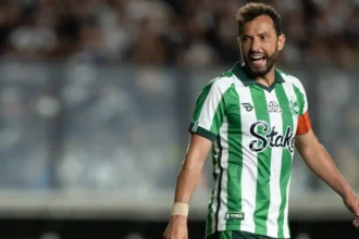 Nenê, do Juventude, avalia adiar aposentadoria e seguir jogando em 2026