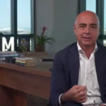 TIM considera aquisições no setor corporativo, incluindo Oi Soluções TIM avalia aquisições no segmento corporativo, inclusive Oi Soluções