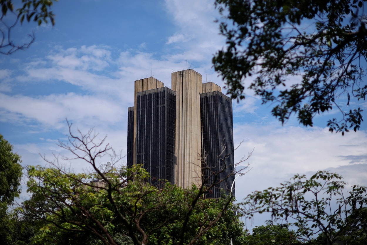 BC sinaliza queda no crédito, mas assegura solidez financeira.