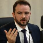 Brasil projeta superávit fiscal em 2026 após metas em 2025