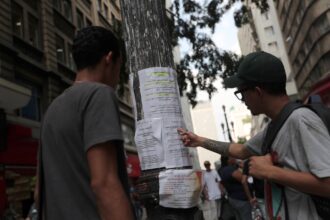 Brasil registra menor abertura de vagas formais desde 2020