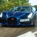 Avaliação do Bugatti Mistral: o último W16 de £5 milhões Bugatti Mistral review – behind the wheel of the £5m W16 swansong