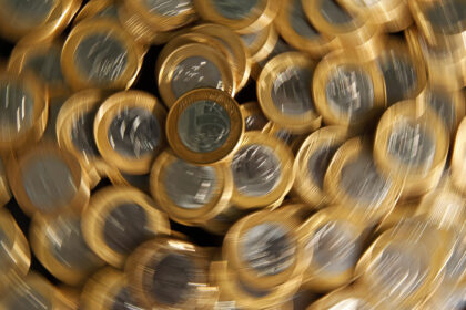 Dívida pública federal alcança R$ 8,254 tri em outubro, alta de 1,62%