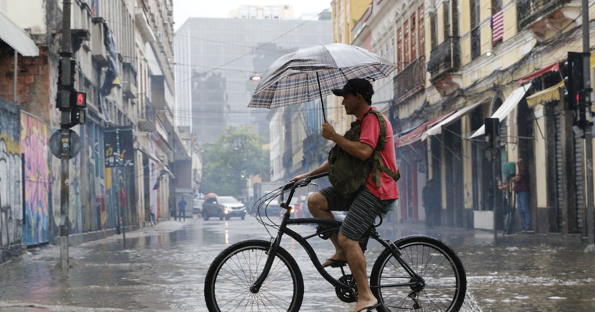 Tempestades com ventos fortes devem afetar regiões do país Tempestades com ventos acima de 100 km/h devem atingir três regiões do país até segunda – Noticias R7