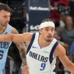 Ryan Nembhard se destaca com recorde de assistências pelos Mavericks Ryan Nembhard shines in return with career-high assists for Mavericks