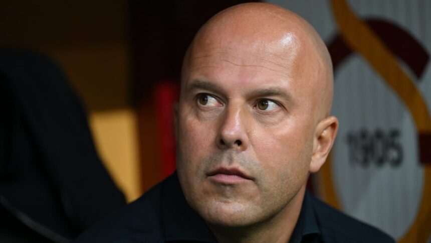 Igor Thiago comemora gol do Brentford pela Premier League (Foto: Glyn KIRK / AFP)