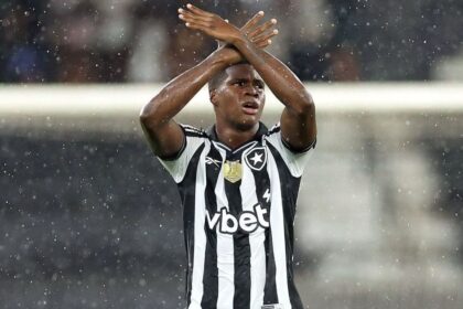 Botafogo busca virada contra Sport com destaque da base Botafogo sai atrás, mas busca virada contra Sport com show de joia da base