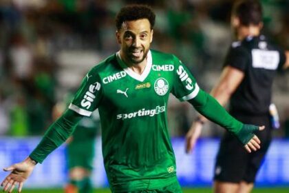 Palmeiras e Flamengo intensificam briga no Brasileirão Palmeiras e Fla acirram disputa no Brasileirão em maratona pré-Liberta