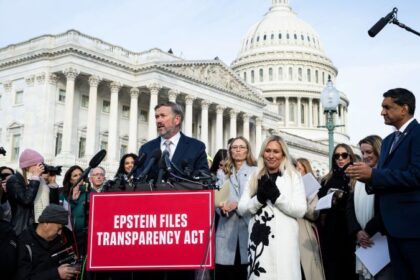 Epstein files: Washington on tenterhooks after Trump signs bill