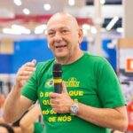 Véio da Havan traz presente de Natal padrão Coca-Cola não apenas para os clientes da loja