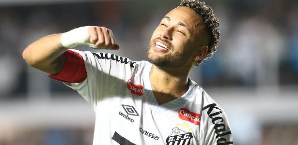 Neymar celebra gol do Santos sobre o Sport em duelo do Brasileirão