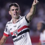 São Paulo divulga boletim médico sobre a situação de Oscar Oscar comemora gol marcado pelo São Paulo contra o Corinthians no Paulistão