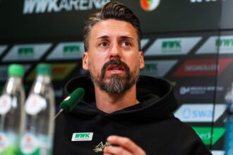 Sandro Wagner bei der Pressekonferenz vor Stuttgart.jpg