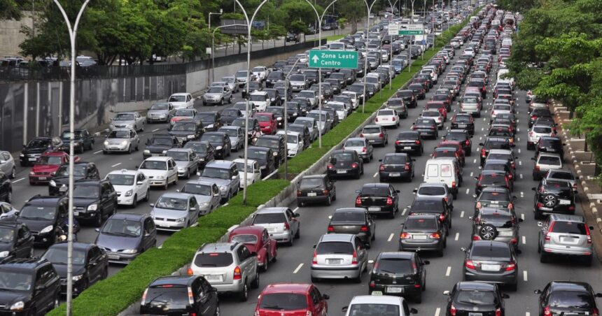 Rodízio de veículos em SP continua suspenso nesta sexta-feira; entenda