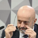 Careca do INSS é levado à Papuda após advogado abandoná-lo 'Careca do INSS' é transferido para a Papuda após abandono de advogado