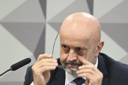 Careca do INSS é levado à Papuda após advogado abandoná-lo 'Careca do INSS' é transferido para a Papuda após abandono de advogado