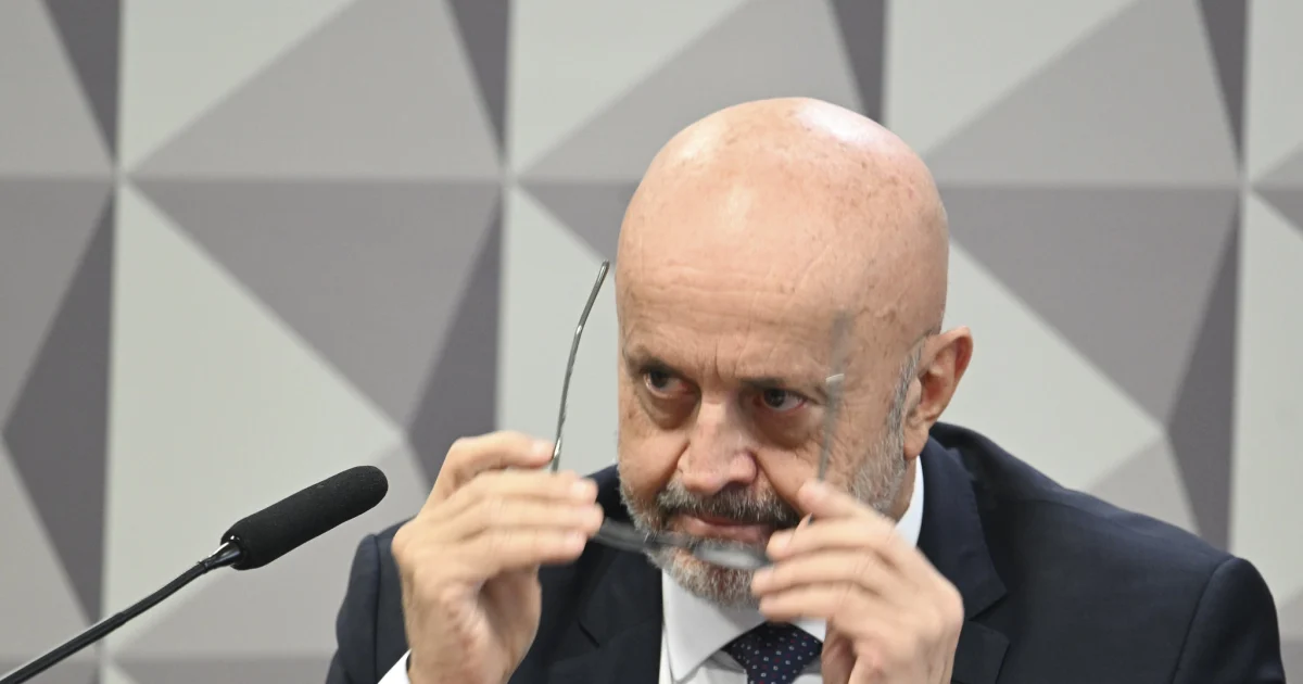 Careca do INSS é levado à Papuda após advogado abandoná-lo 'Careca do INSS' é transferido para a Papuda após abandono de advogado