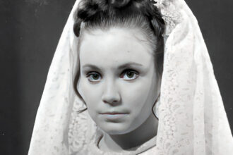 Regina Duarte em Véu de Noiva