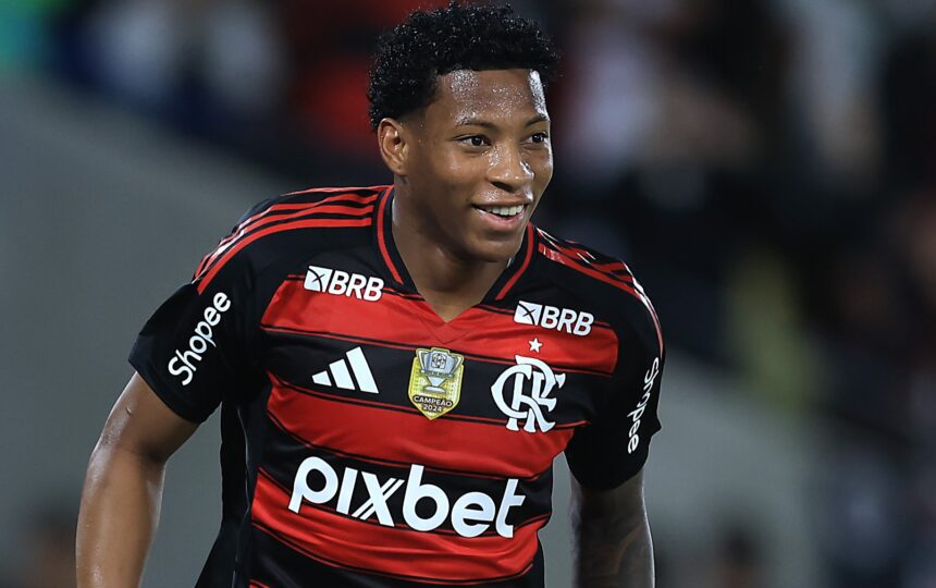 Vitão e Taty Castellanos: acordo engatilhado e próximos passos para reforçar o Flamengo