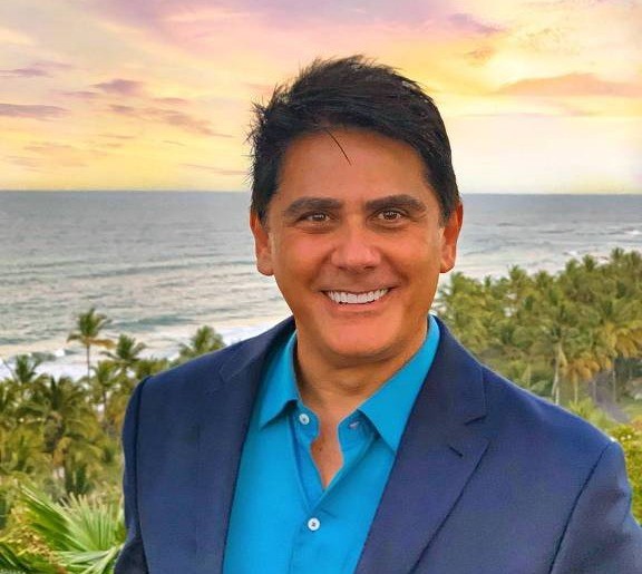 Cesar Filho fala do papel na novela 'Hipertensão', da carreira como apresentador e do casamento com Elaine Mickely