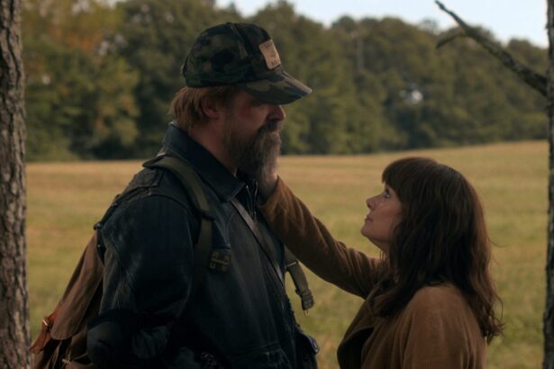 STRANGER THINGS: SEASON 5. (L to R) David Harbour as Jim Hopper and Winona Ryder as Joyce Byers in Stranger Things: Season 5. Cr. COURTESY OF NETFLIX © 2025