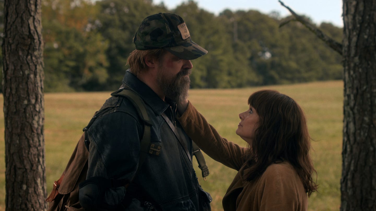 STRANGER THINGS: SEASON 5. (L to R) David Harbour as Jim Hopper and Winona Ryder as Joyce Byers in Stranger Things: Season 5. Cr. COURTESY OF NETFLIX © 2025