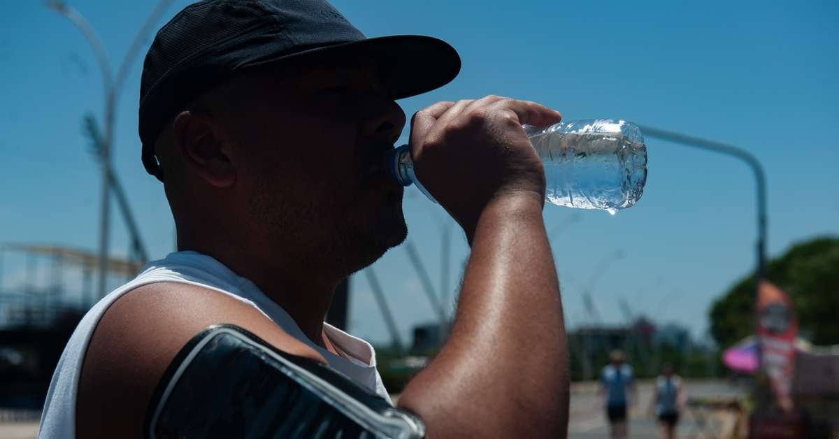 Ciclone se aproxima e calor intenso marca domingo no RS Com previsão de chegada de ciclone, Rio Grande do Sul registra forte calor neste domingo