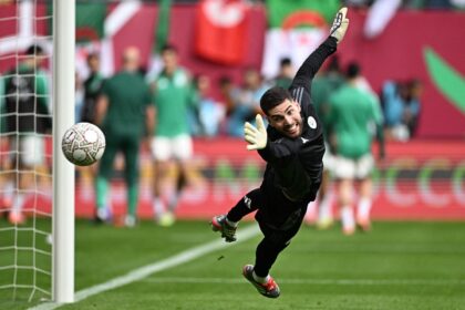 Luca Zidane joga pela Argélia na presença do pai Zinedine Luca Zidane défend les couleurs de l’Algérie, sous les yeux de son père Zinedine