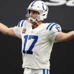 Philip Rivers retorna e assina com os Colts Sources - QB Philip Rivers unretiring to sign with Colts