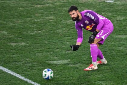 São Paulo contrata goleiro Carlos Coronel, da seleção paraguaia Copiar link