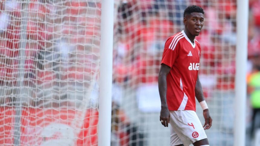 Reviravolta? Ida de Vitão ao Cruzeiro 'emperra', e Inter volta a conversar com Flamengo