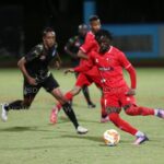 Ross Russell Jr. brilha e derrota os Eagles na partida central Central's Ross Russell Jr shoots down Eagles