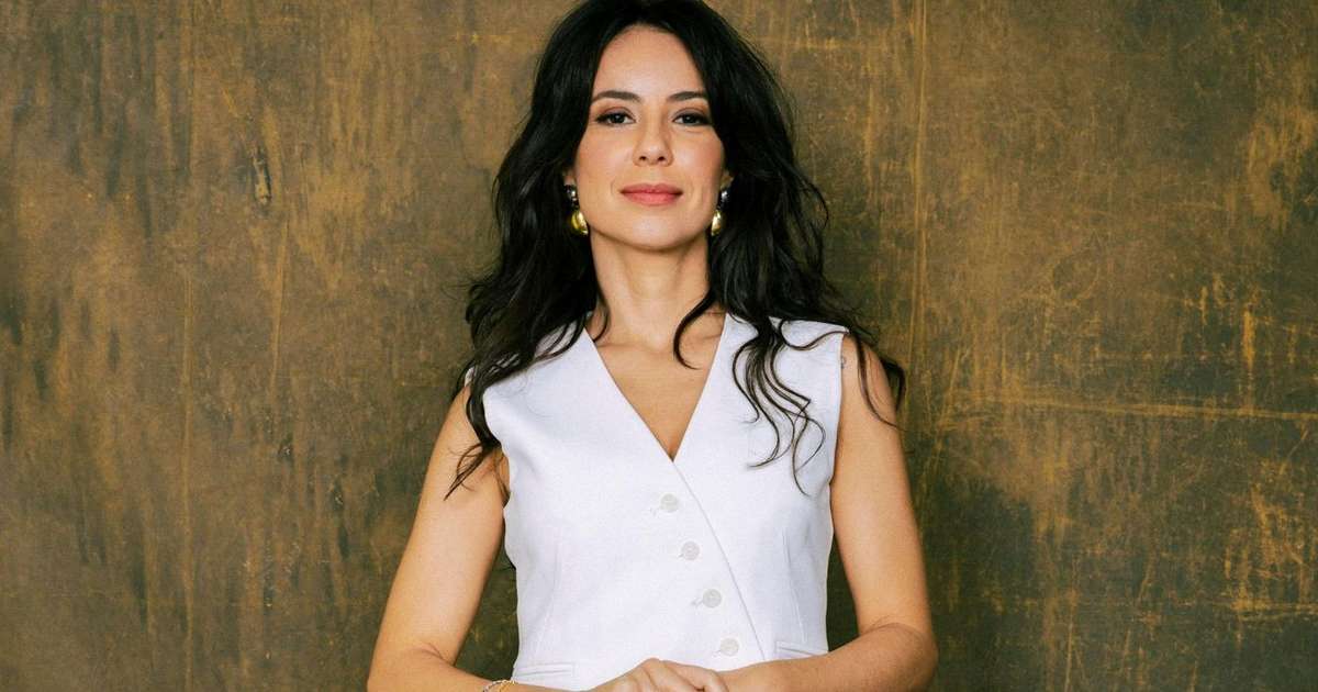 no elenco de 'Três Graças', este é o segredo do corpo definido e natural de Andréia Horta aos 42 anos