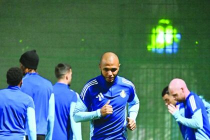 Al Gharafa busca revitalizar chances de classificação contra Al Wahda Al Gharafa's Yacine Brahimi warms up during a training session in Doha Sunday, on the eve of the AFC Champions League match against UAE 'Al Wahda.