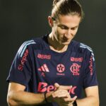 Filipe Luís faz mistério sobre escalação do Flamengo e espera dar minutos a Pedro contra o Pyramids
