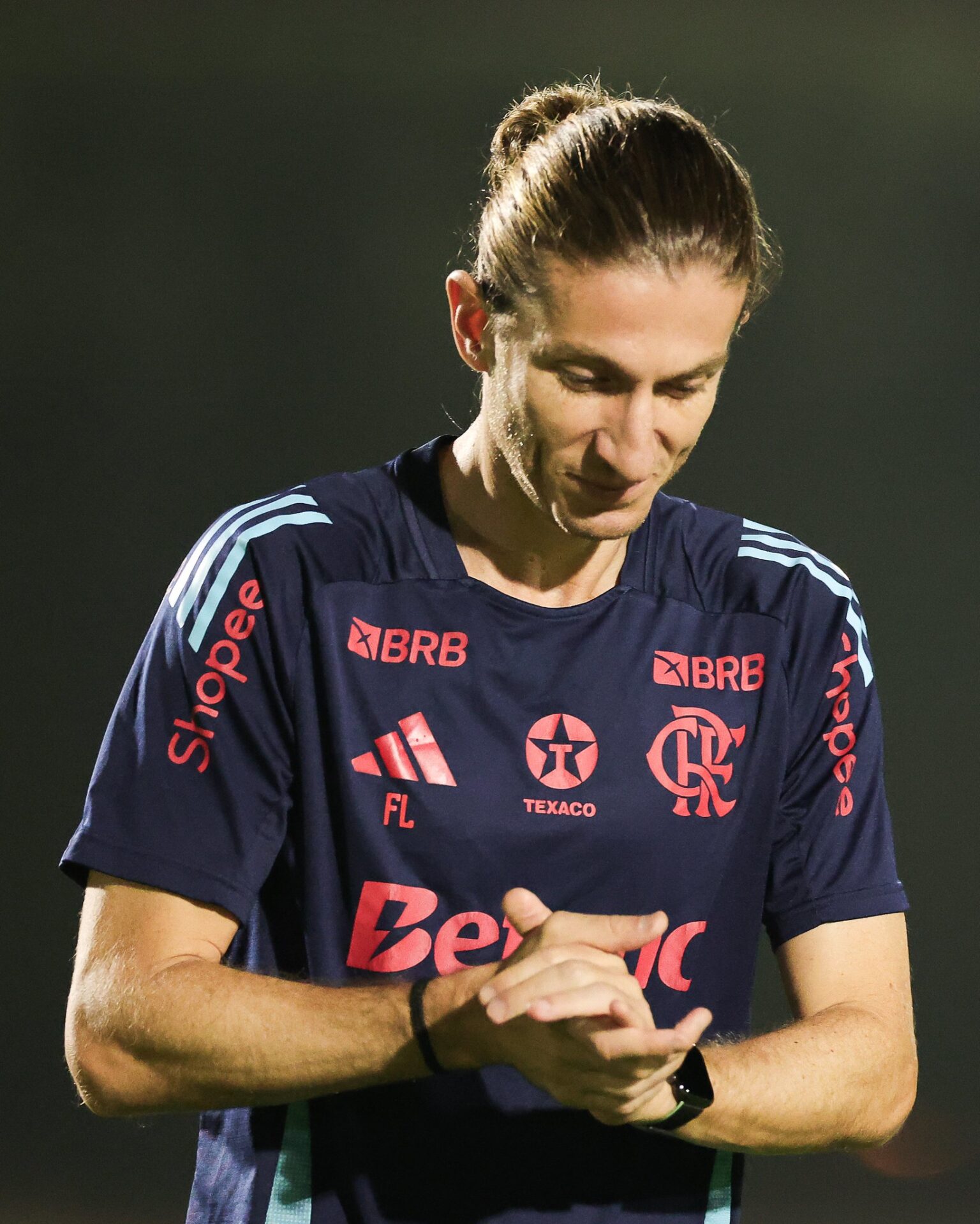 Filipe Luís faz mistério sobre escalação do Flamengo e espera dar minutos a Pedro contra o Pyramids