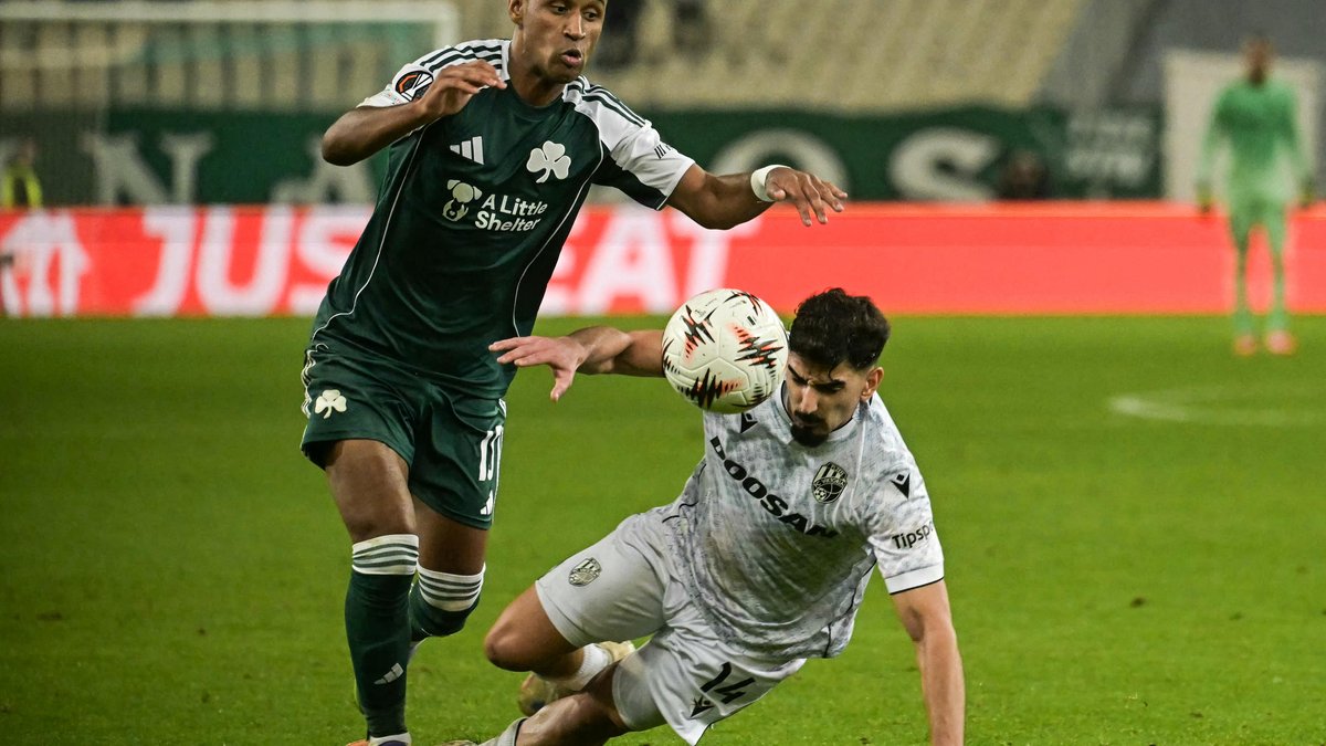 Grêmio busca camisa 10 e consulta jogador da base Em busca de camisa 10, Grêmio sonda jogador formado na base
