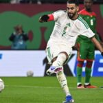 Argélia supera Burkina Faso e avança às oitavas da Copa Africana Argélia vence Burkina Faso e se garante nas oitavas da Copa Africana