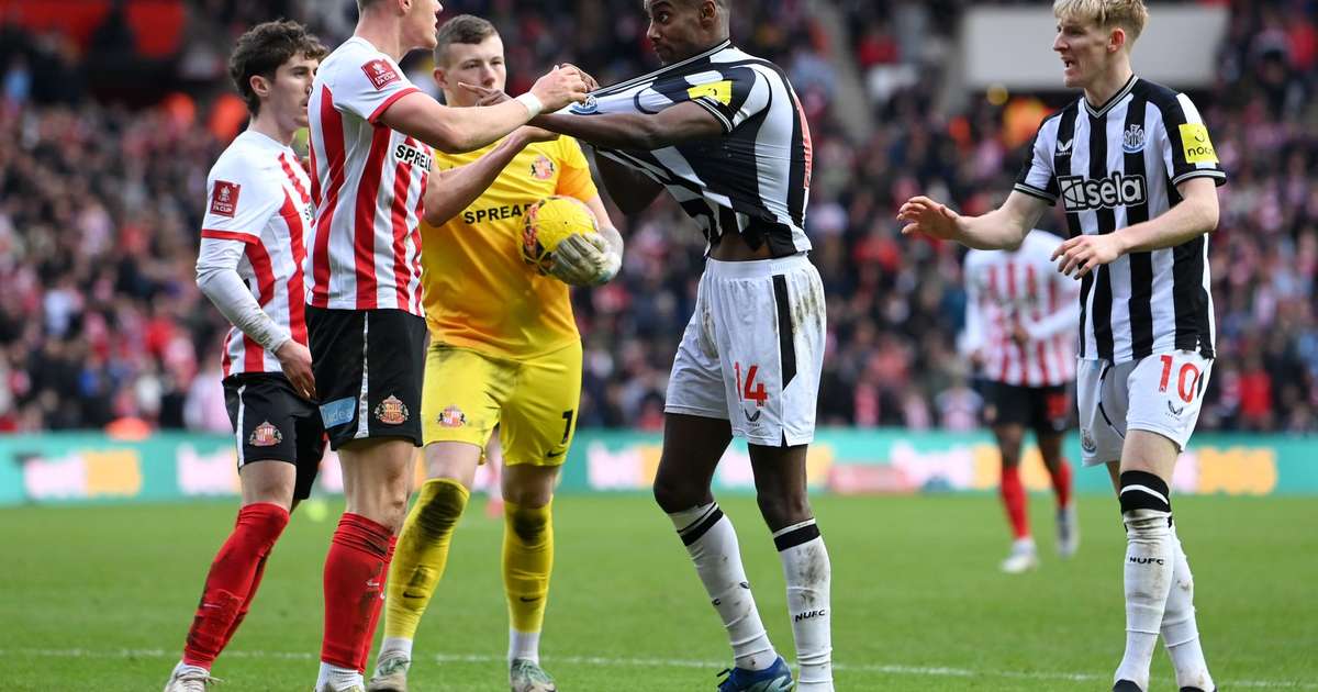 Sunderland e Newcastle se reencontram na Premier League após anos Após quase uma década, Sunderland e Newcastle se reencontram na Premier League