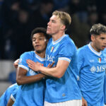 Neres comemora com Lukaku após gol pelo Napoli contra o Milan Download app from appStore
