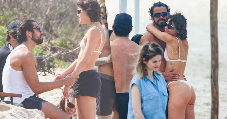 Rodrigo Simas publica foto e provoca ciúmes em Agatha Moreira Rodrigo Simas publica foto e deixa Agatha Moreira com ciúmes: 'Pra mim!'