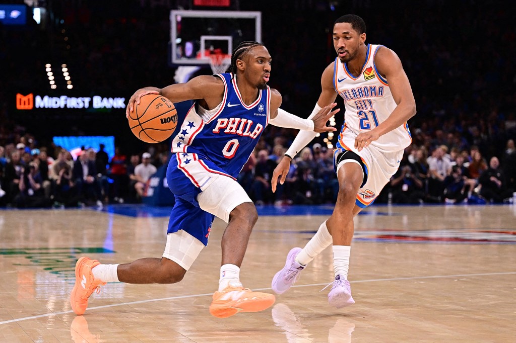 Thunder atropela 76ers e dispara na liderança