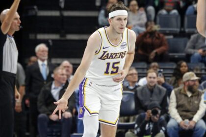 Austin Reaves autorizado a voltar para o Lakers Austin Reaves Cleared To Return For Lakers
