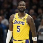 Deandre Ayton e Mark Williams quase se enfrentam em jogo tenso ClutchPoints Logo