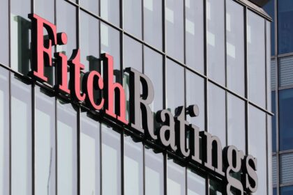 Fitch otimiza PIB global e dos EUA com boom em investimentos em IA.